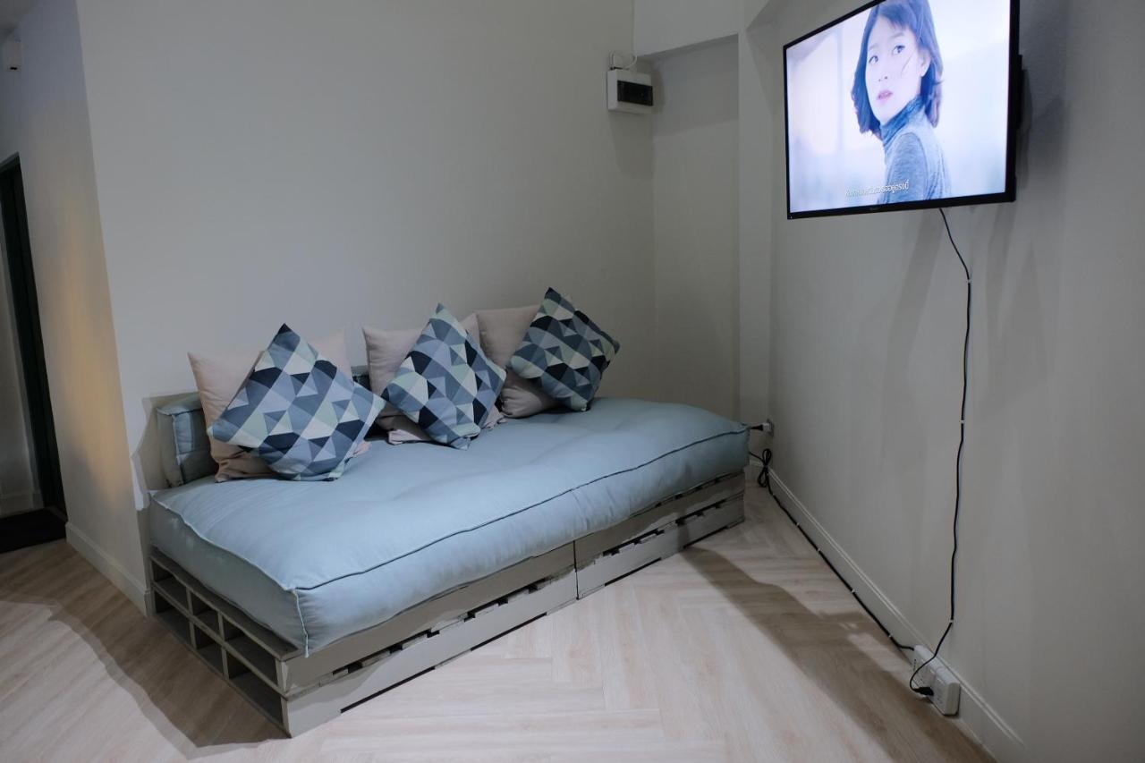 Baan Khun Pra Duplex Rm3 Bangkok Apartment Exterior photo
